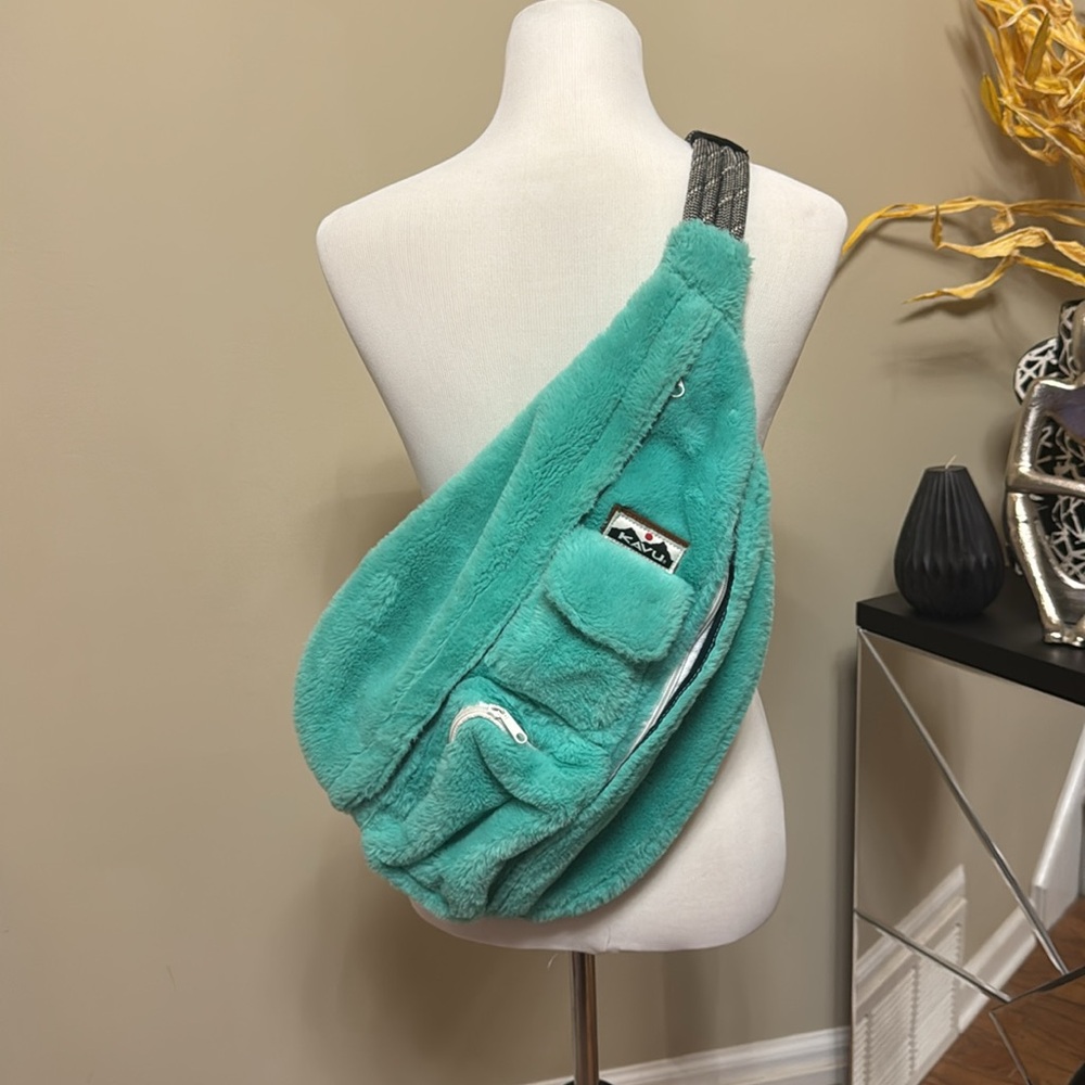 Kavu Blue/Green/Teal Crossbody Bag Cozy Accessories pre-owned. - Picture 8 of 8